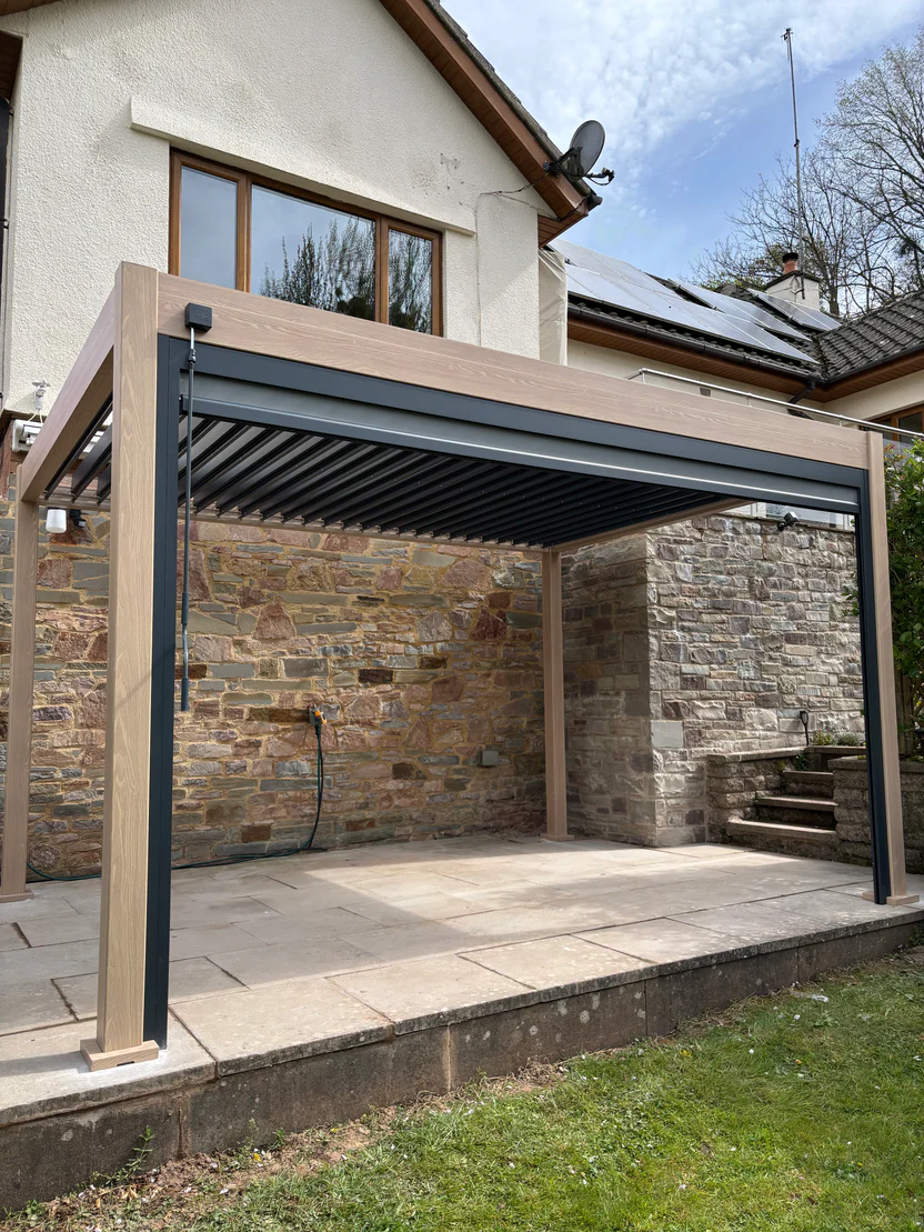 Luxury aluminium pergola