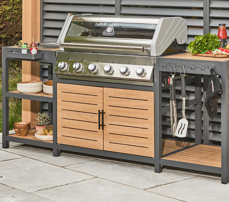 Premium 4 and 6 burner outdoor grill kitchen
